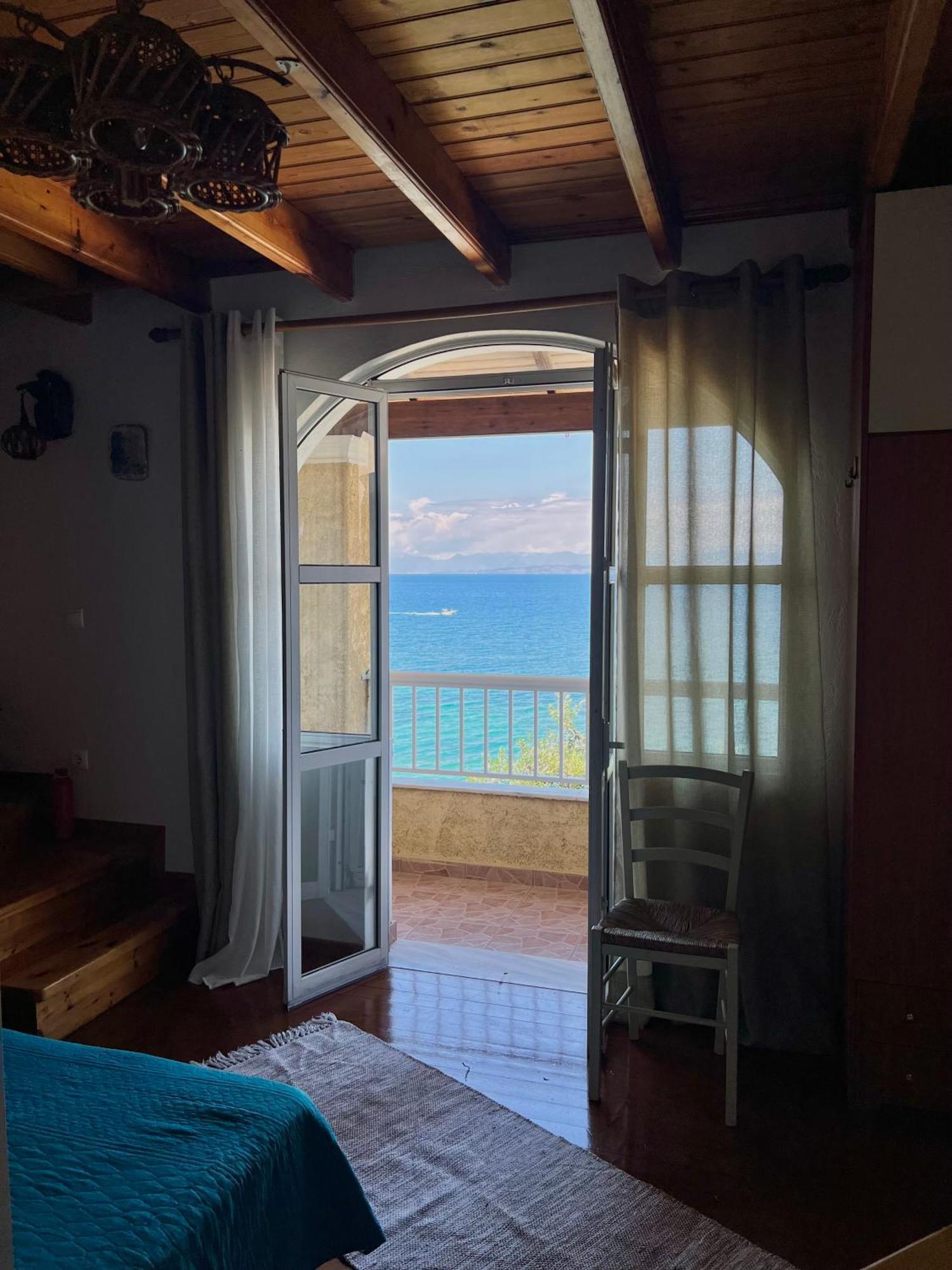 Kohyli Beachfront House Holiday home *