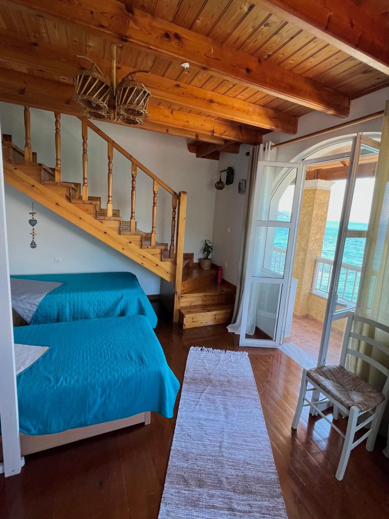 Kohyli Beachfront House * Agia Pelagia Chlomou